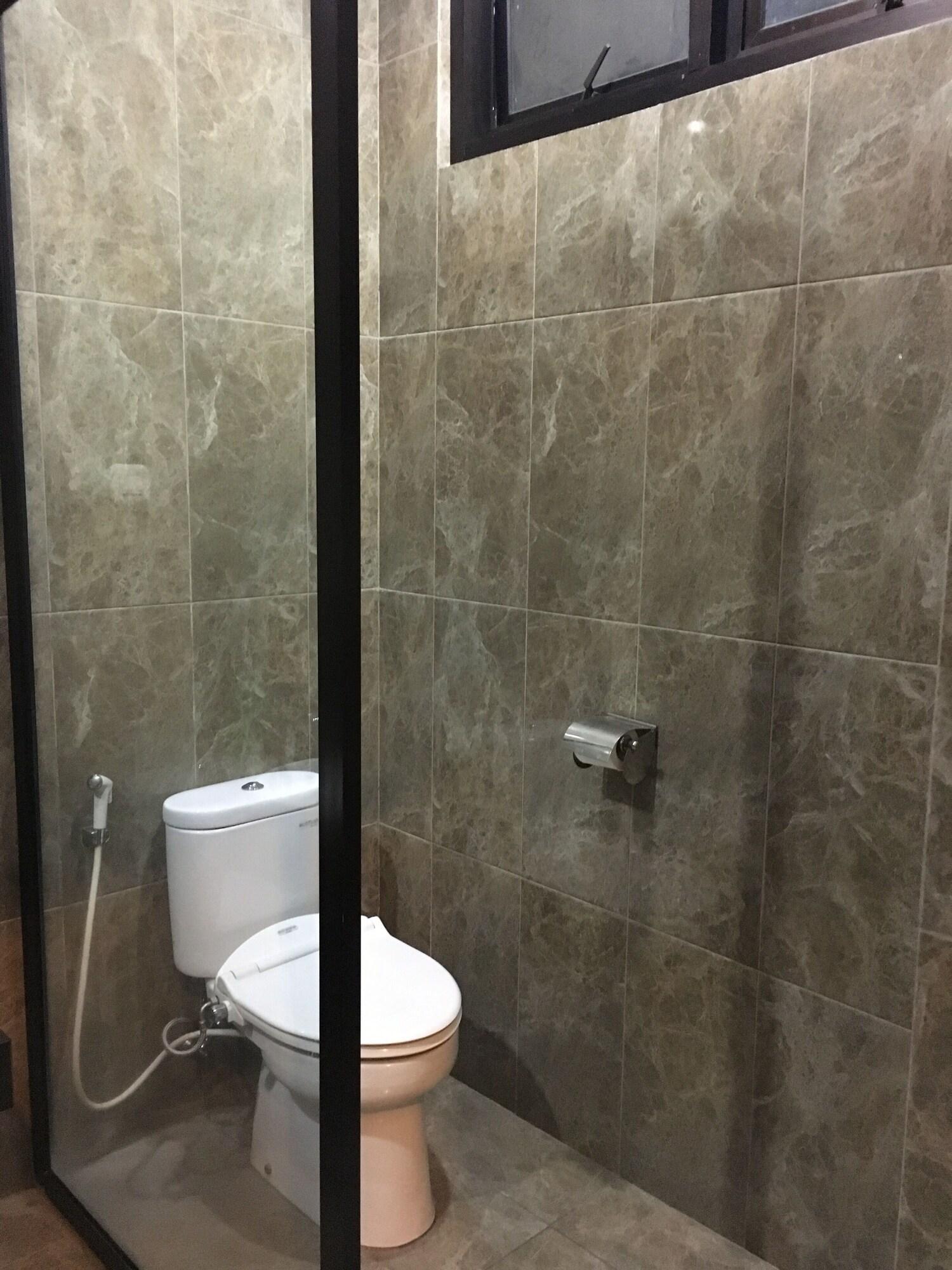 Votel Viure Hotel Jogjakarta Maguwo Экстерьер фото