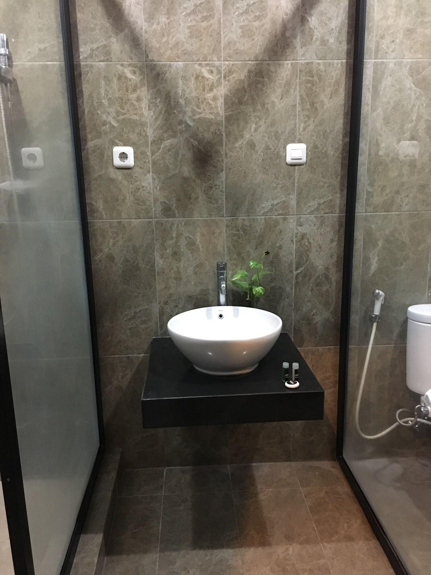 Votel Viure Hotel Jogjakarta Maguwo Экстерьер фото