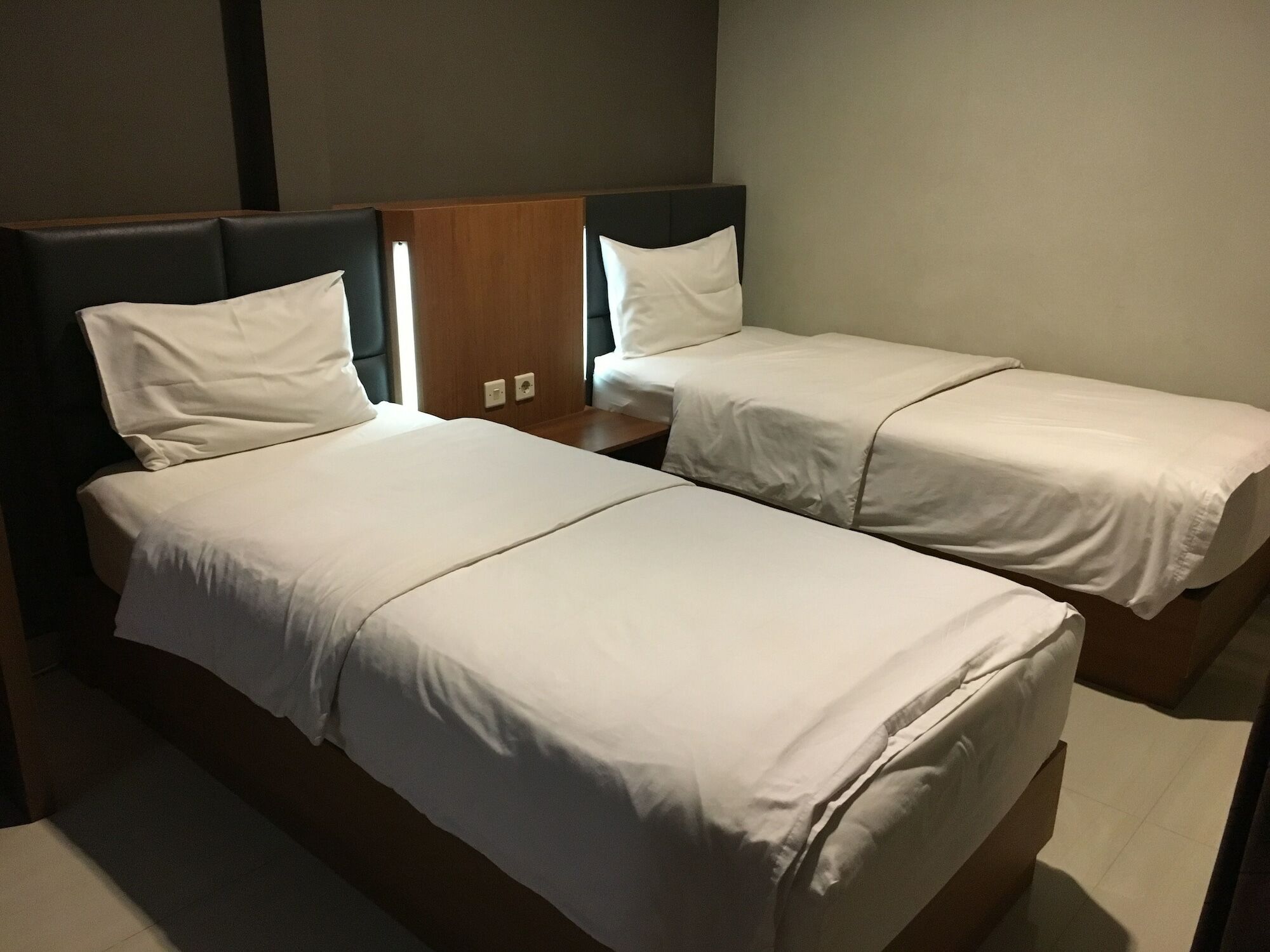 Votel Viure Hotel Jogjakarta Maguwo Экстерьер фото